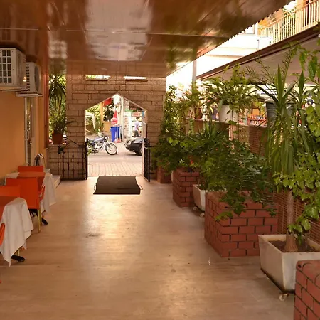 Hotel Huzuray 2*
