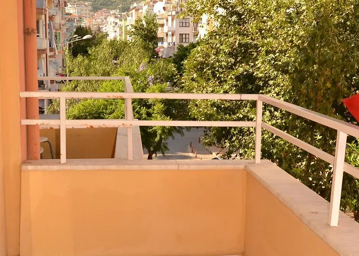 Huzuray מלון אלאניה